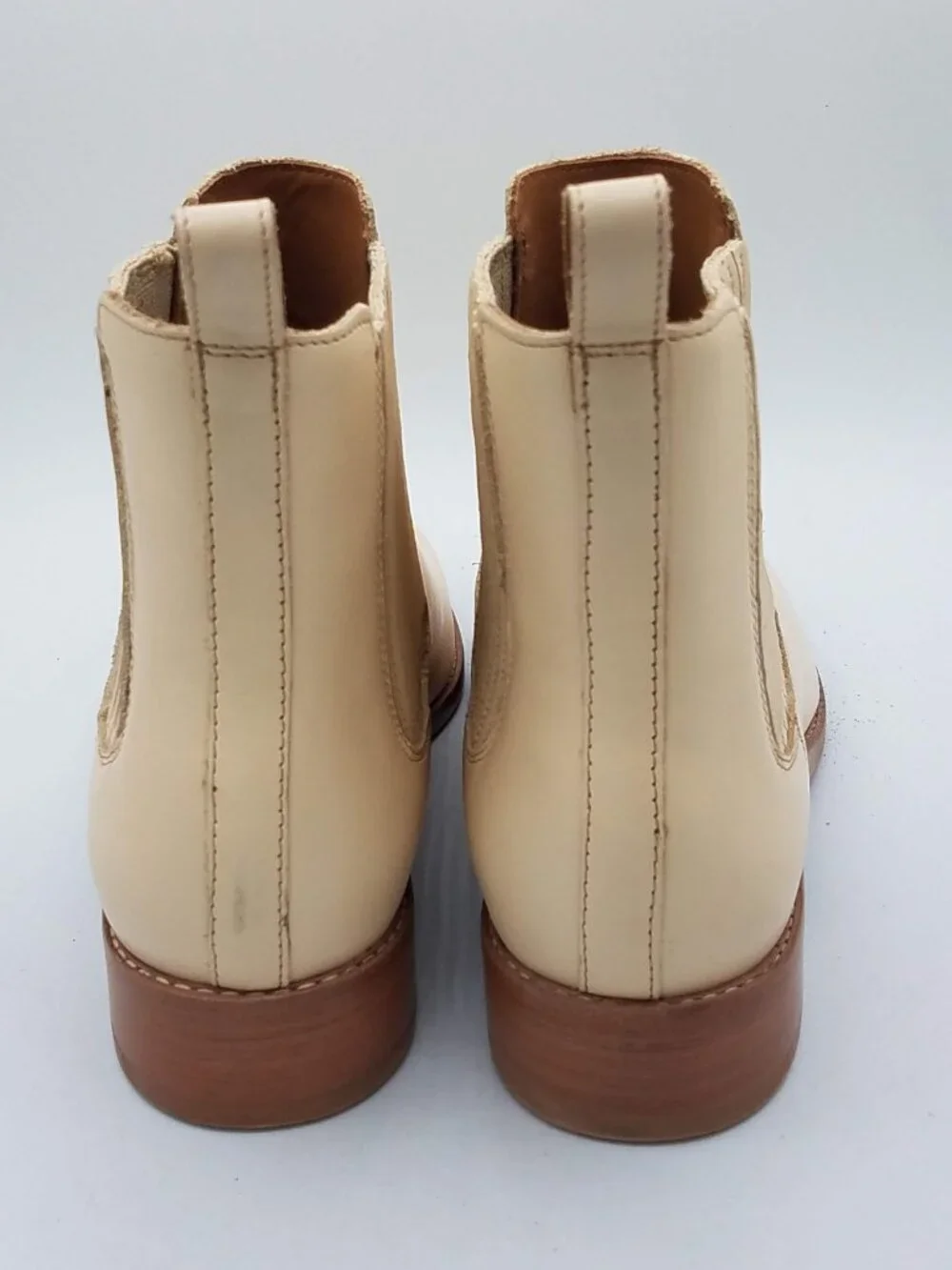 Thursday Boot Company Womens 10 Dreamer Classic Leather Chelsea Boot Beige